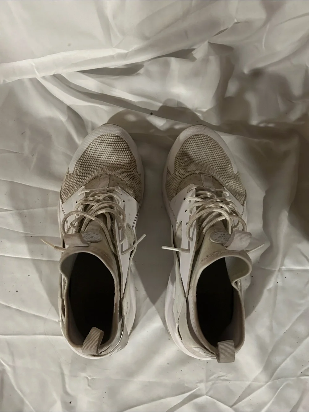 Nike Air Huarache Shoes White (Size 12)
